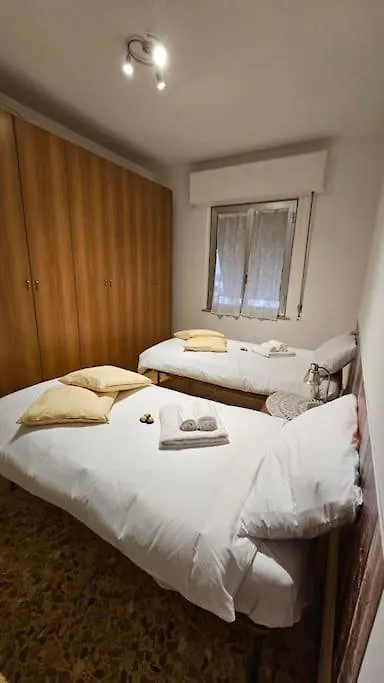 Apartment Monticelli Apt - 6 Posti Letto Florence Italy