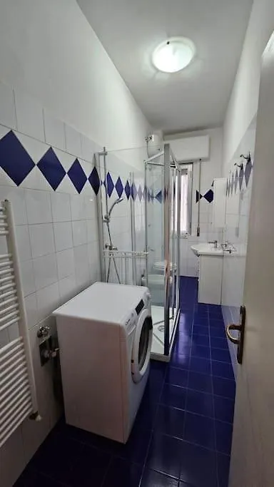 Monticelli Apt - 6 Posti Letto Florence Apartment