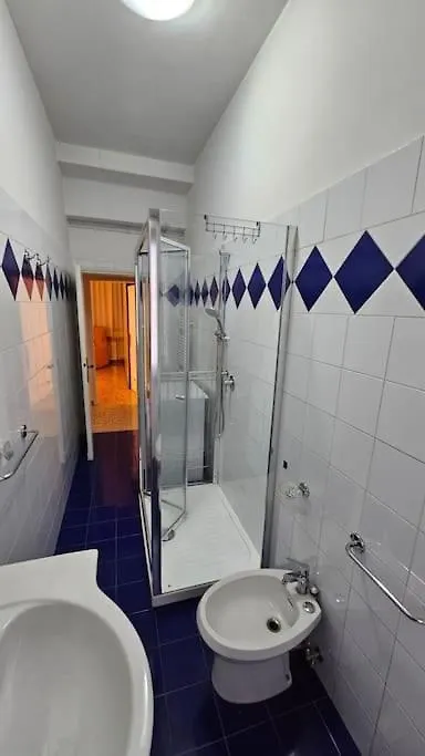 Monticelli Apt - 6 Posti Letto Florence