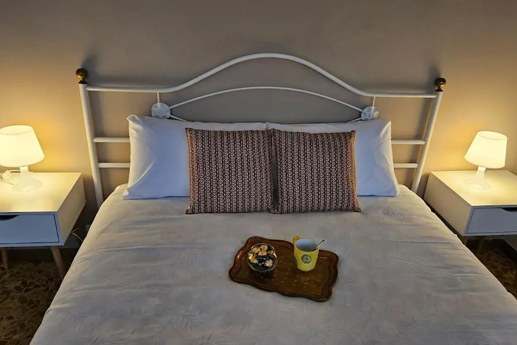 Monticelli Apt - 6 Posti Letto Florence 0*,  Italy