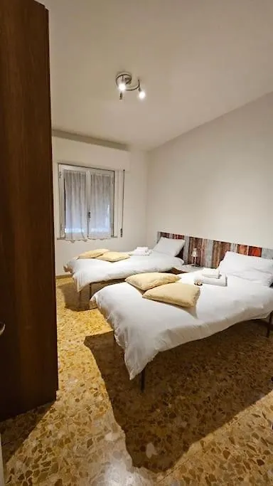 Apartment Monticelli Apt - 6 Posti Letto Florence