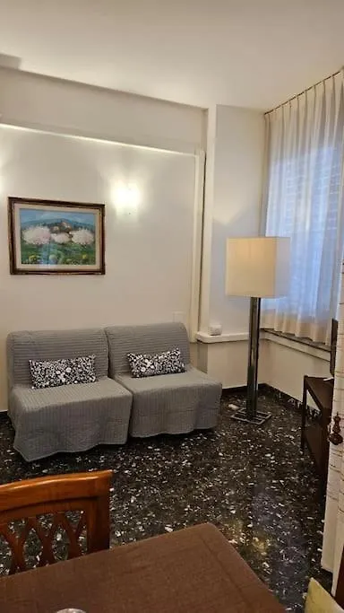 Monticelli Apt - 6 Posti Letto Florence Apartment